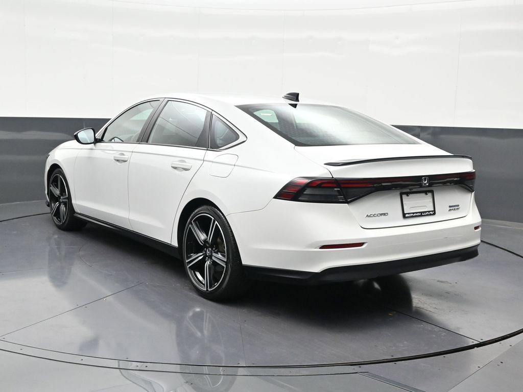 Used 2023 Honda Accord Sport image 3