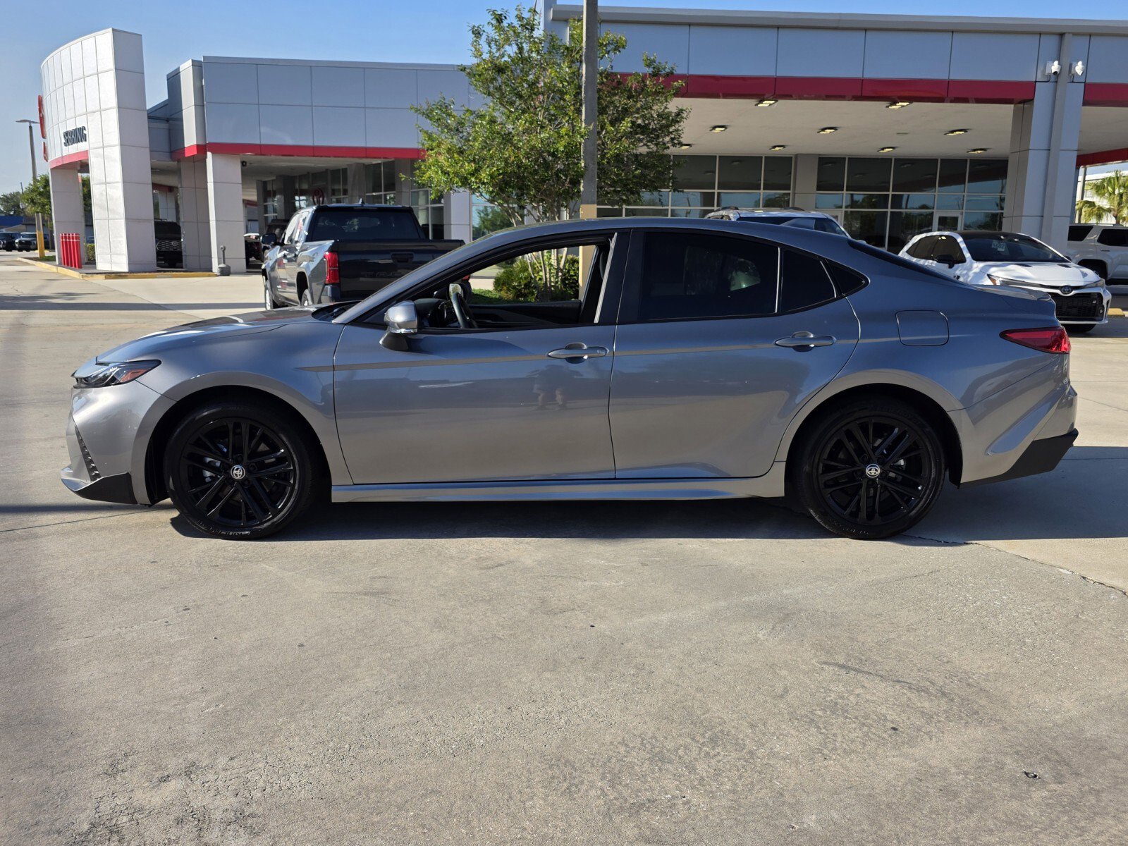 Certified 2025 Toyota Camry SE w/ Convenience Package AWD/4WD image 3