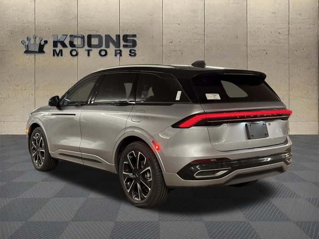 New 2026 Lincoln Nautilus Reserve image 3