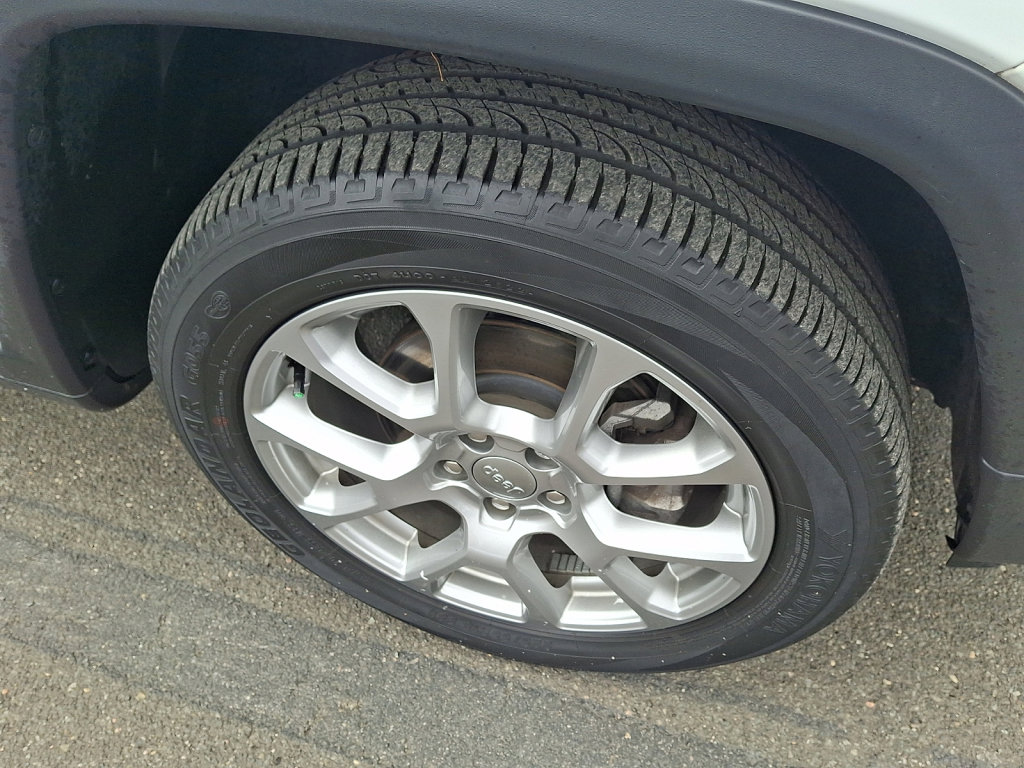 Used 2022 Jeep Compass Latitude w/ Sun and Sound Group image 9