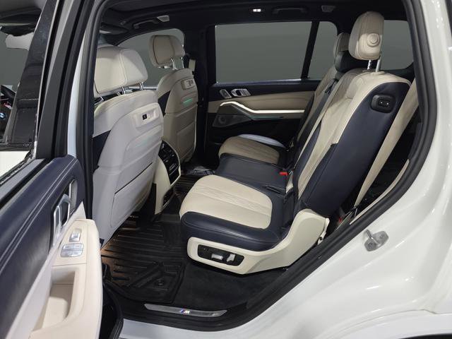 Used 2021 BMW X7 M50i w/ Dynamic Handling Package image 33