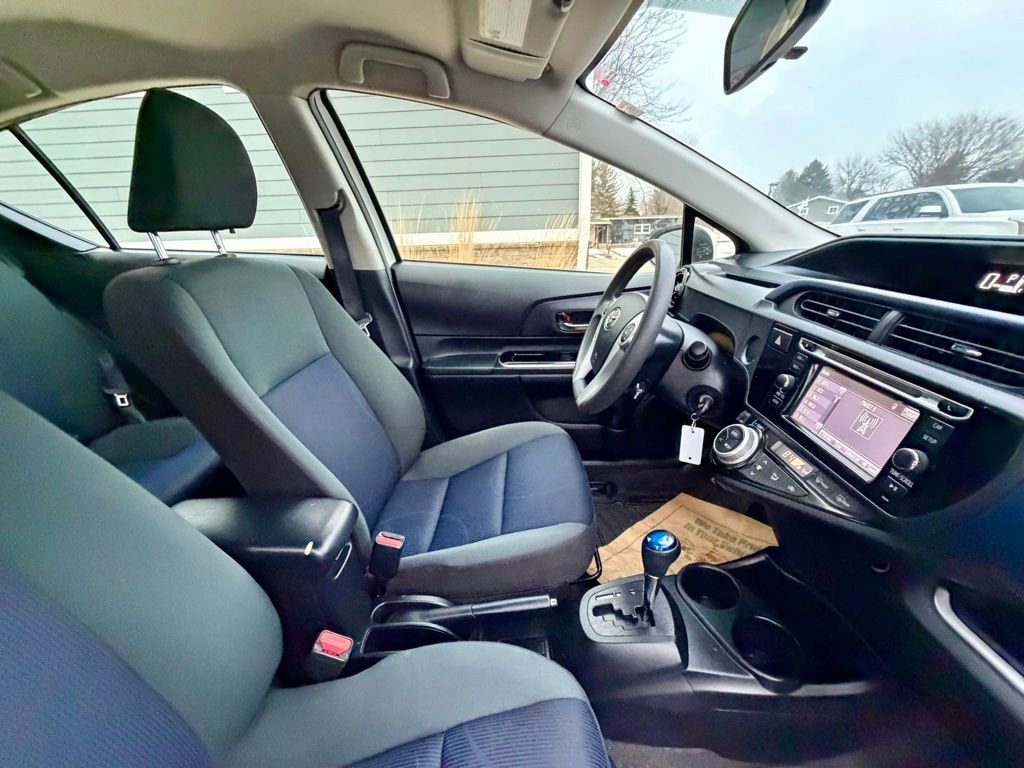 Used 2016 Toyota Prius C Two image 18