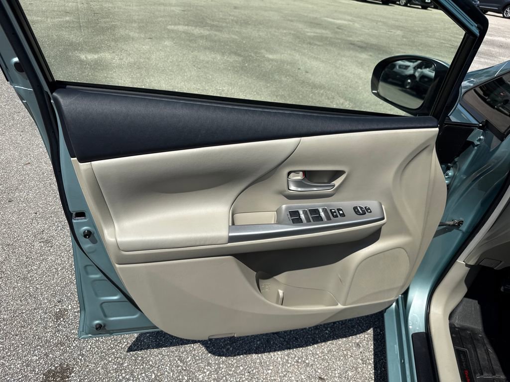 Used 2013 Toyota Prius V Five image 12