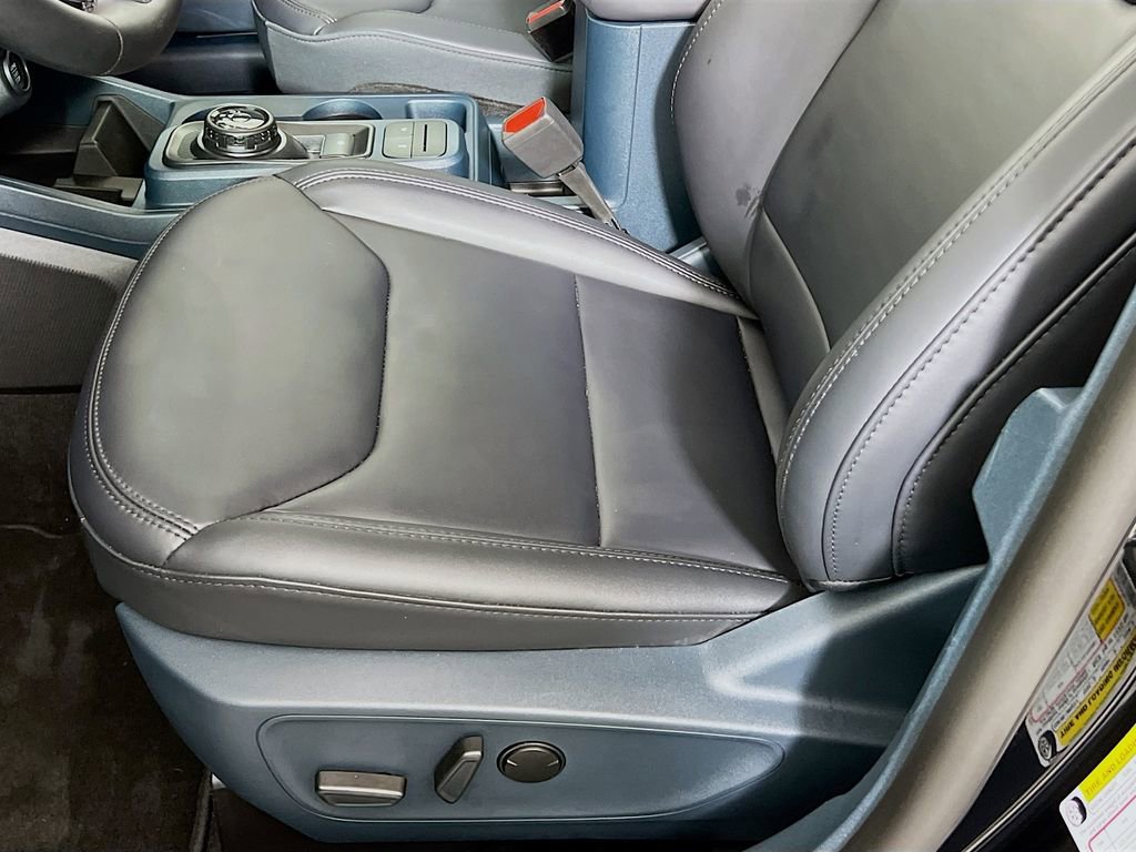 Used 2025 Ford Maverick Lariat w/ Black Appearance Package image 26