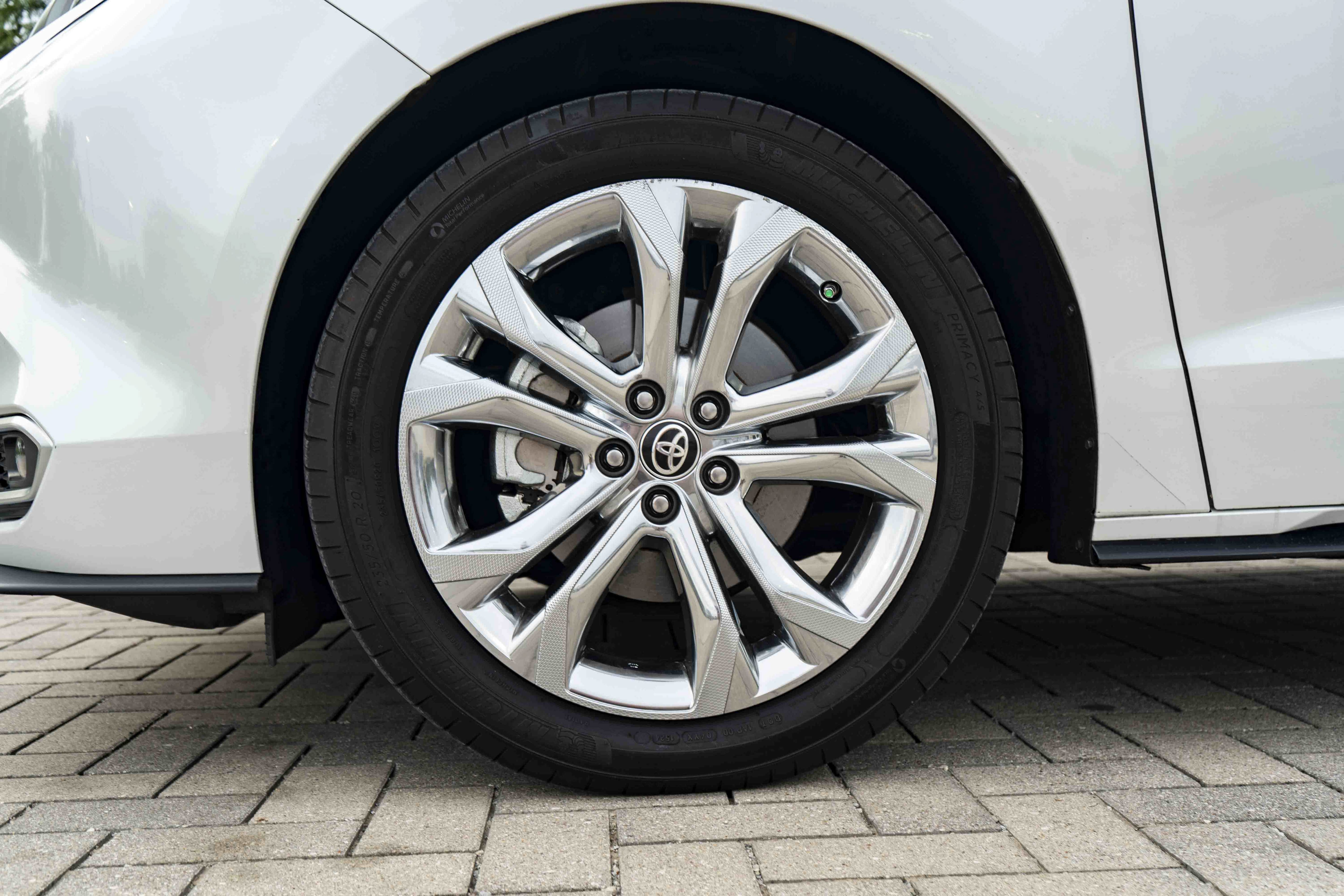 Used 2024 Toyota Sienna Platinum FWD image 15