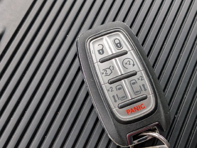 Used 2024 Chrysler Pacifica Limited FWD image 31