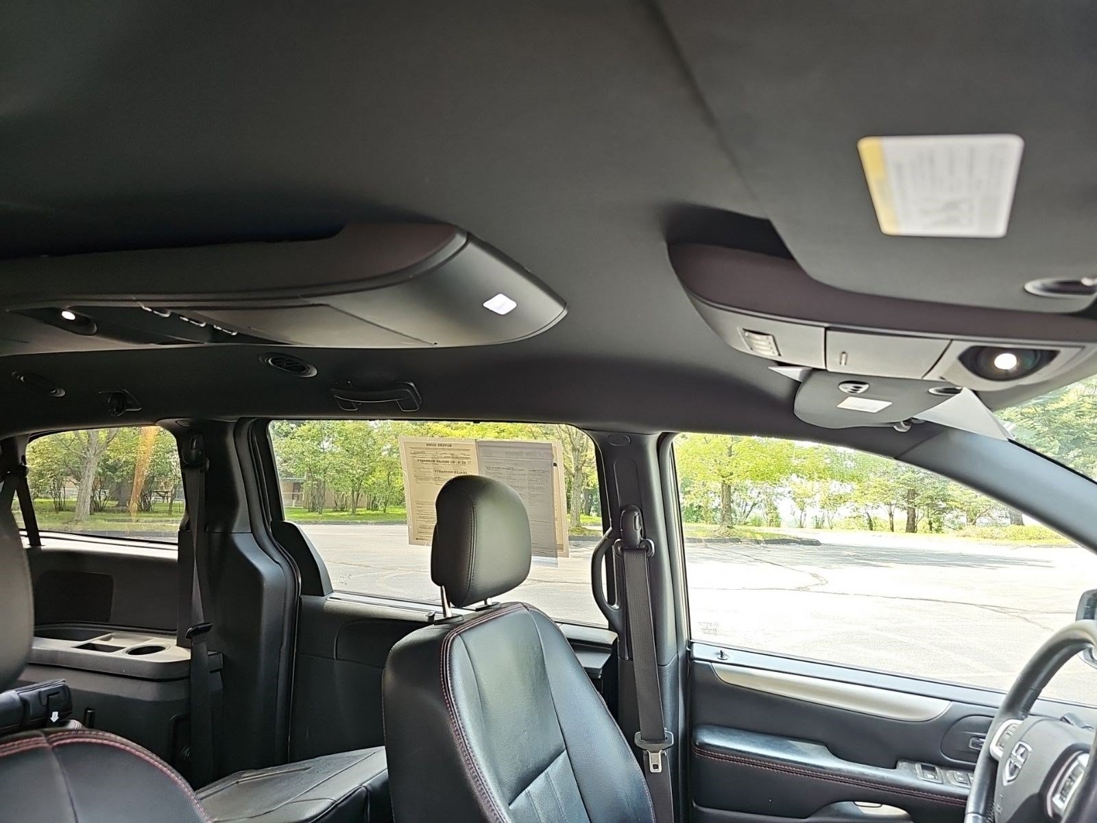 Used 2019 Dodge Grand Caravan GT FWD image 12