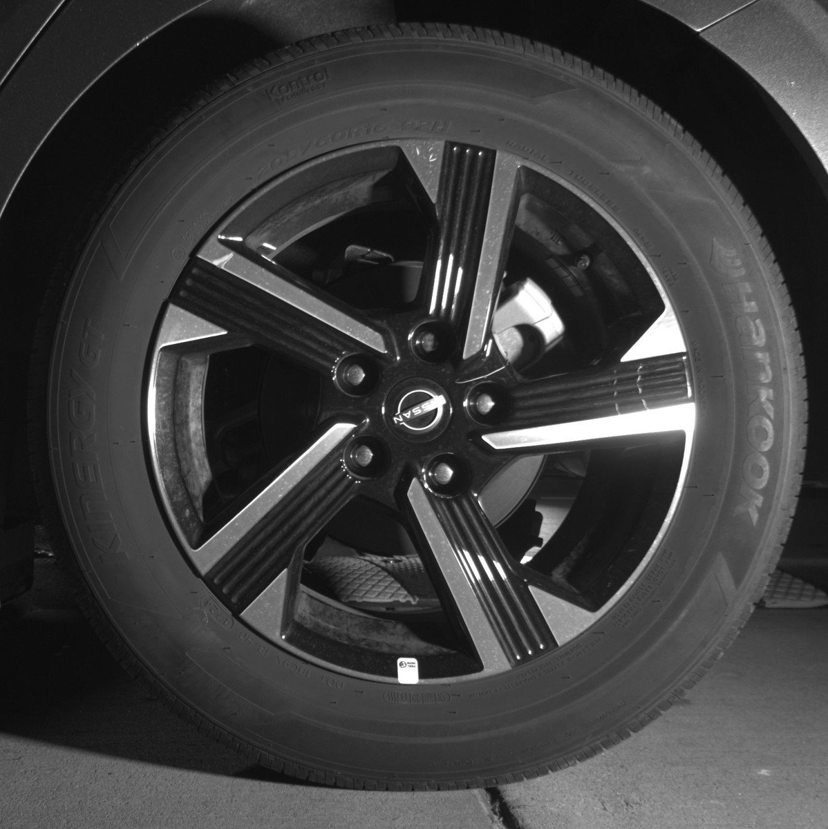 Used 2025 Nissan Sentra SV FWD image 14