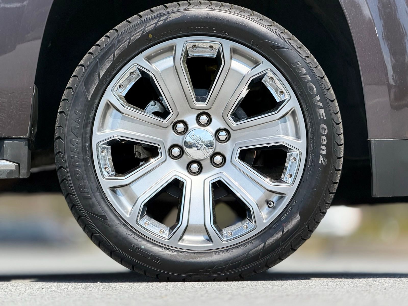 Used 2016 GMC Yukon XL Denali w/ Enhanced Security Package image 21