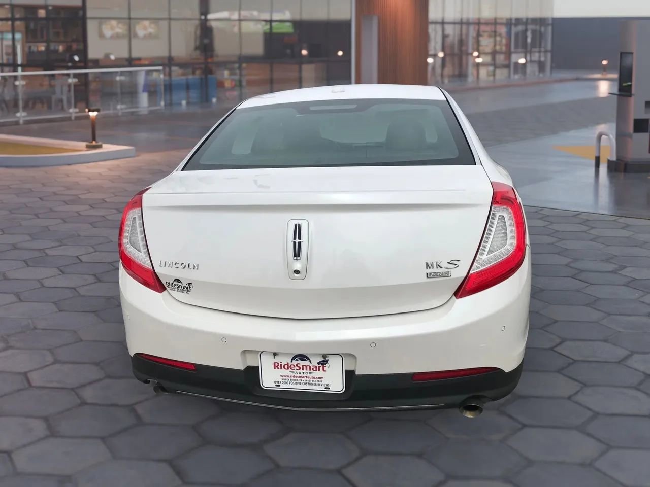 Used 2014 Lincoln MKS Sedan 4D w/ Equipment Group 101A image 9