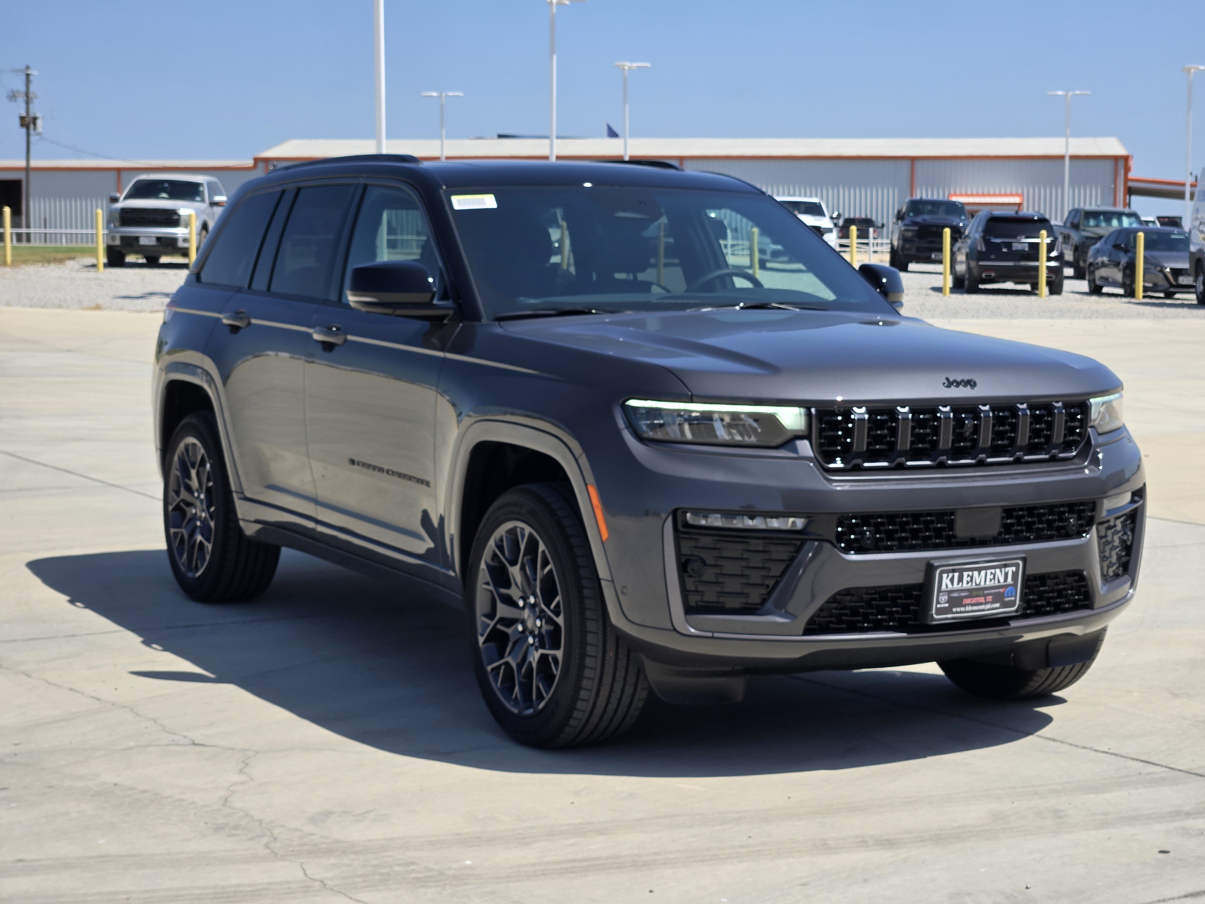 New 2026 Jeep Grand Cherokee Summit w/ Obsidian Package AWD/4WD image 3