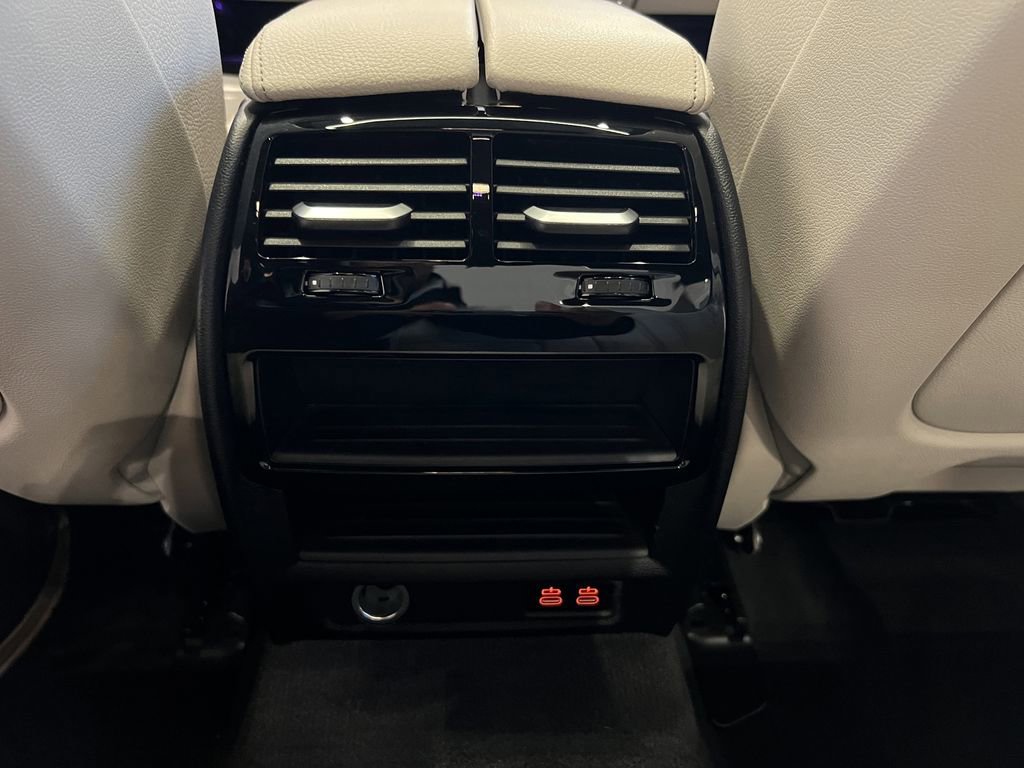 Used 2023 BMW M550i xDrive w/ Dynamic Handling Package image 29