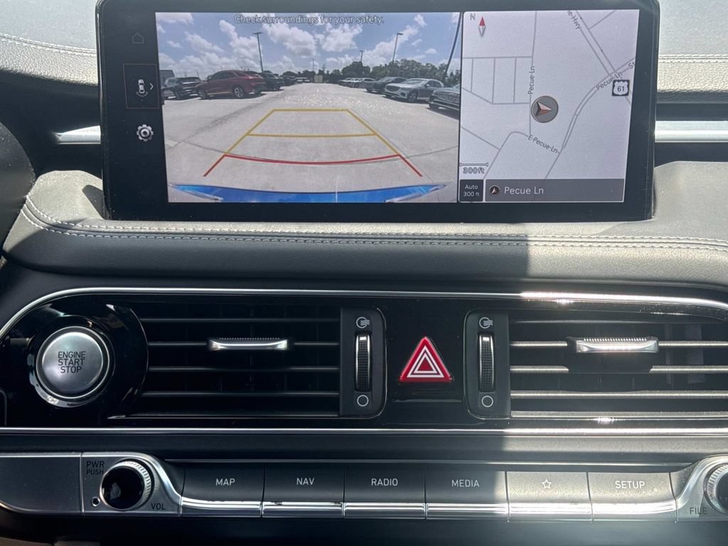Used 2022 Genesis G70 2.0T RWD image 27