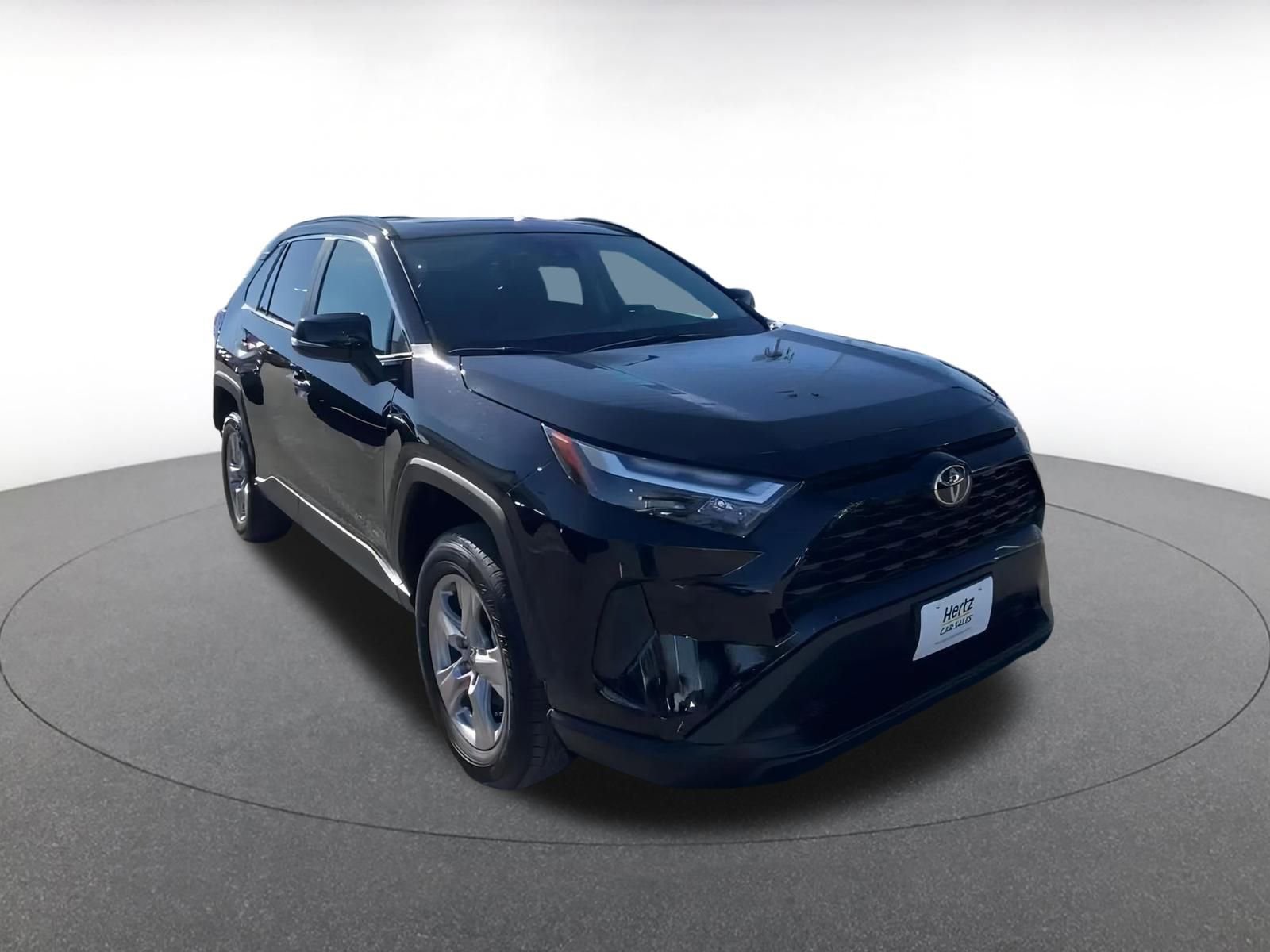 Used 2025 Toyota RAV4 XLE image 3