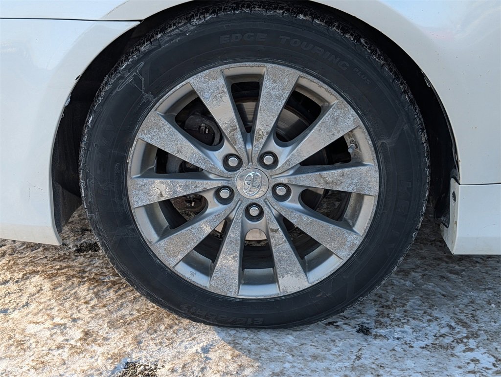 Used 2011 Toyota Avalon Limited image 15