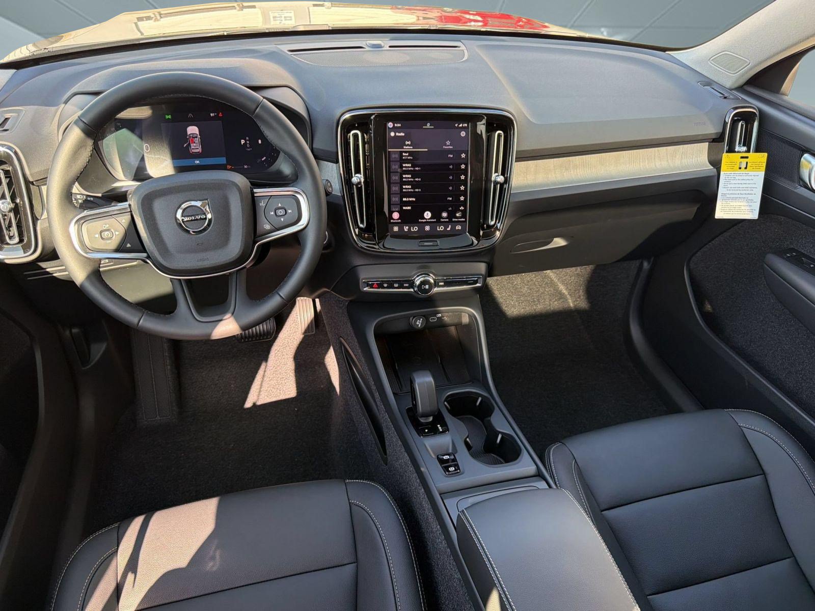 New 2026 Volvo XC40 B5 Core w/ Climate Package AWD/4WD image 17