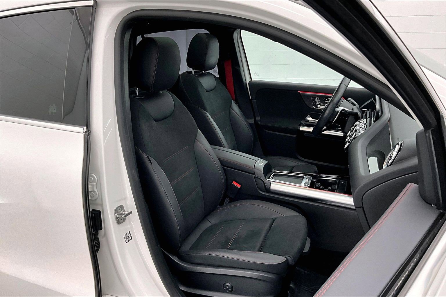 Certified 2024 Mercedes-Benz GLA 35 AMG 4MATIC image 6
