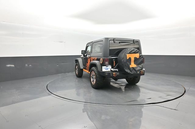 Used 2015 Jeep Wrangler Rubicon w/ Power Convenience Group AWD/4WD image 5