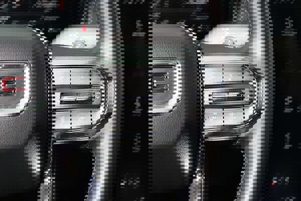 Used 2025 GMC Terrain Elevation image 13