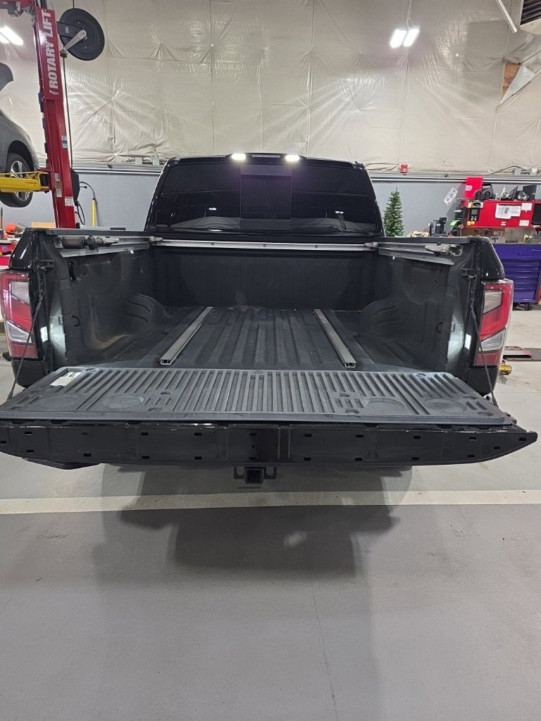 Used 2021 Nissan Titan PRO-4X w/ Pro-4x Convenience Package image 8