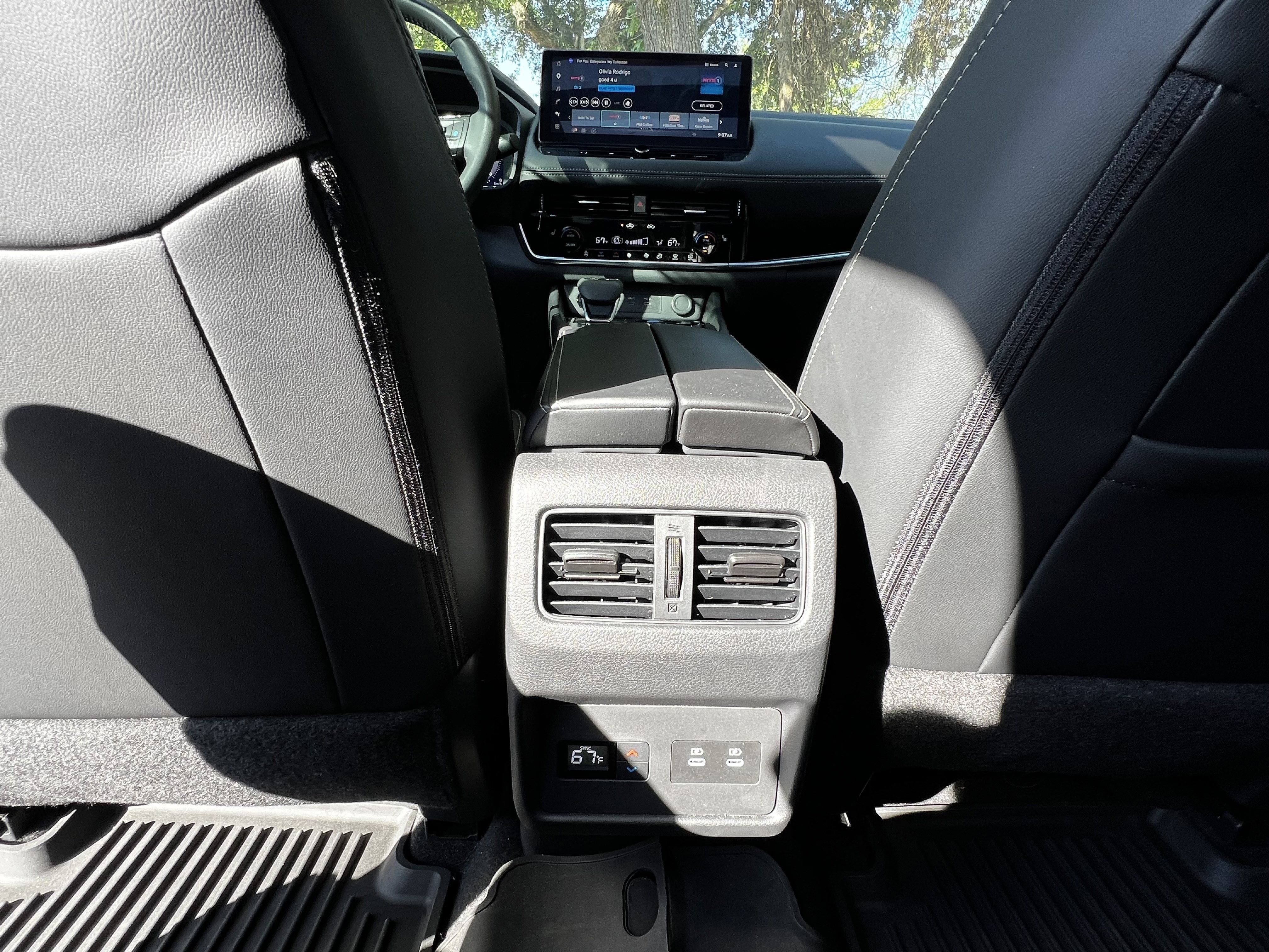 Used 2024 Nissan Rogue SL w/ SL Premium Package FWD image 39