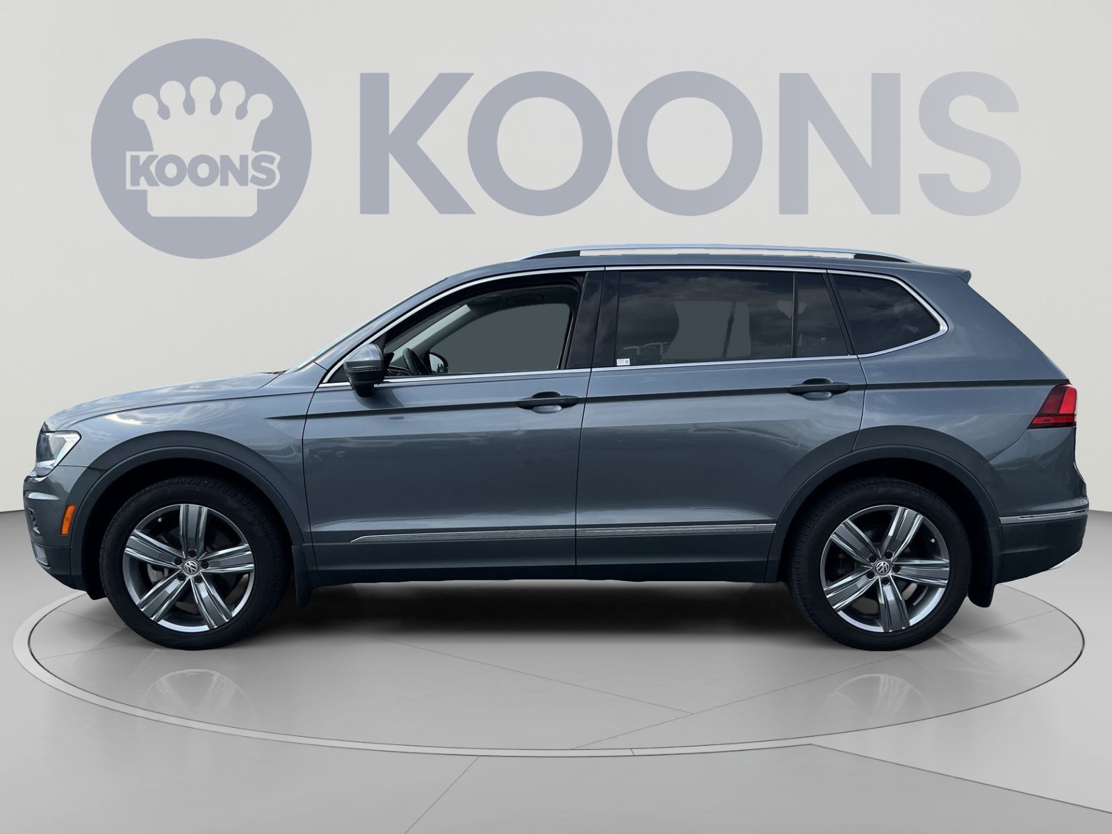 Used 2021 Volkswagen Tiguan SE AWD/4WD image 2