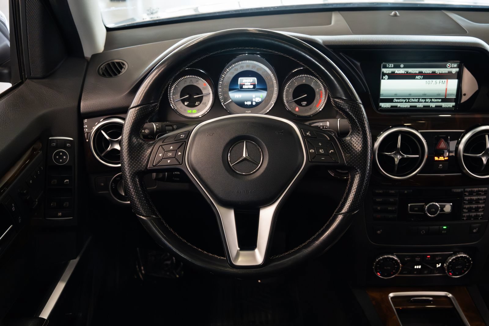 Used 2015 Mercedes-Benz GLK 350 4MATIC image 12