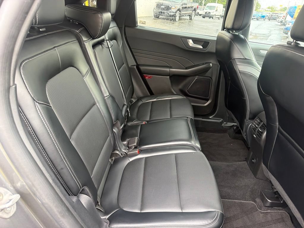 Used 2024 Ford Escape Platinum AWD/4WD image 47