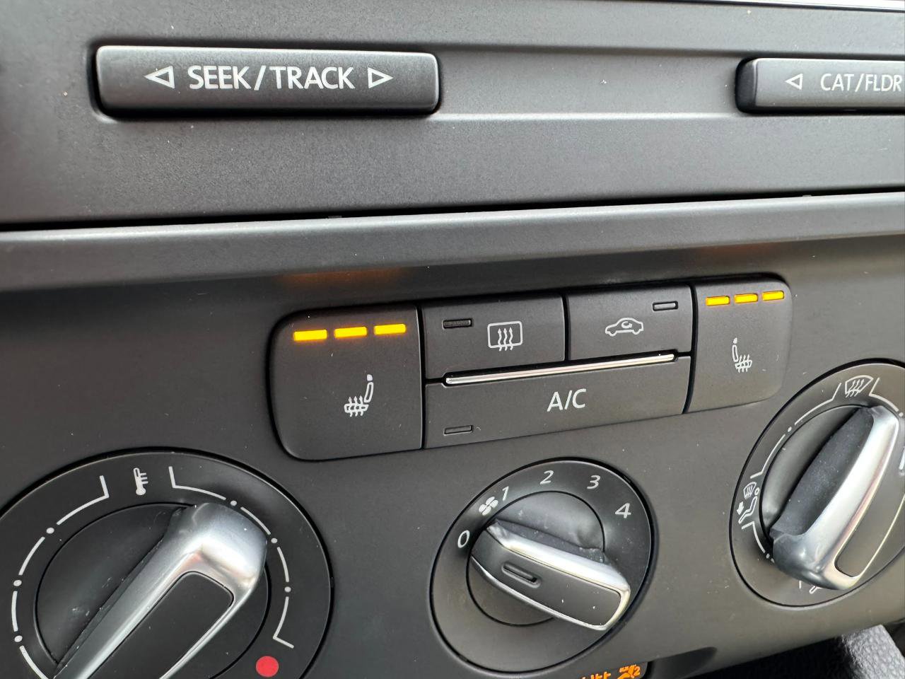 Used 2014 Volkswagen Jetta SE image 16