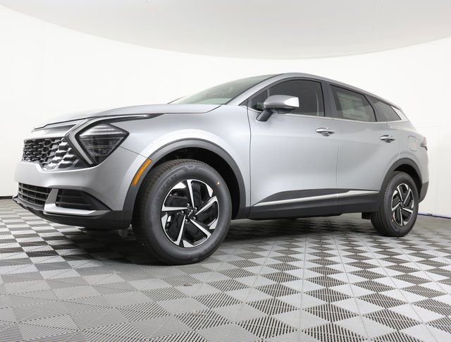 New 2025 Kia Sportage LX image 1