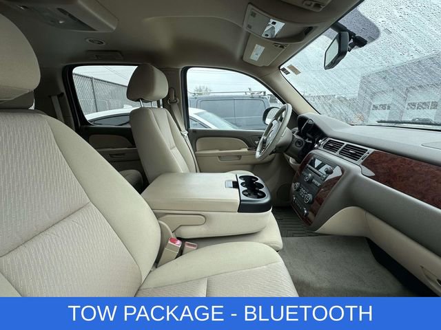 Used 2014 Chevrolet Suburban LS image 2