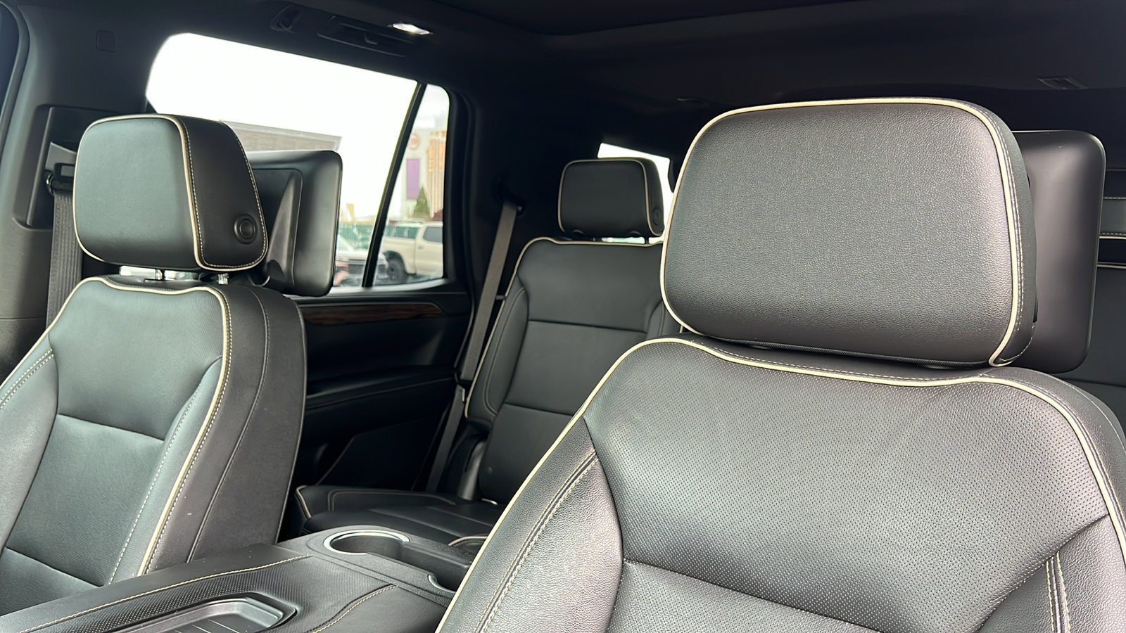 Used 2021 Chevrolet Tahoe Premier w/ Premium Package image 25