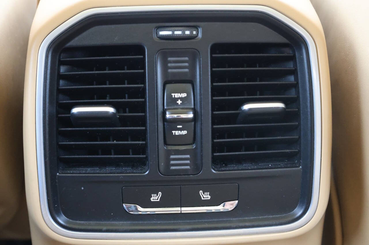 Used 2015 Porsche Macan S AWD/4WD image 22