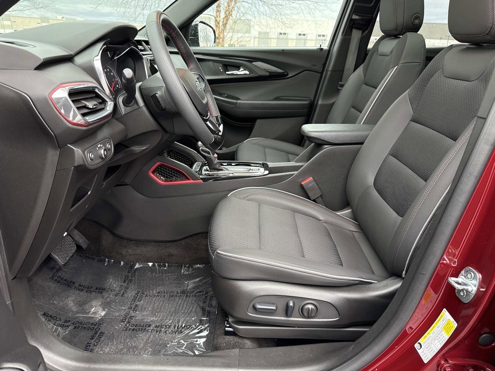 Used 2023 Chevrolet TrailBlazer RS w/ Sun and Liftgate Package AWD/4WD image 23