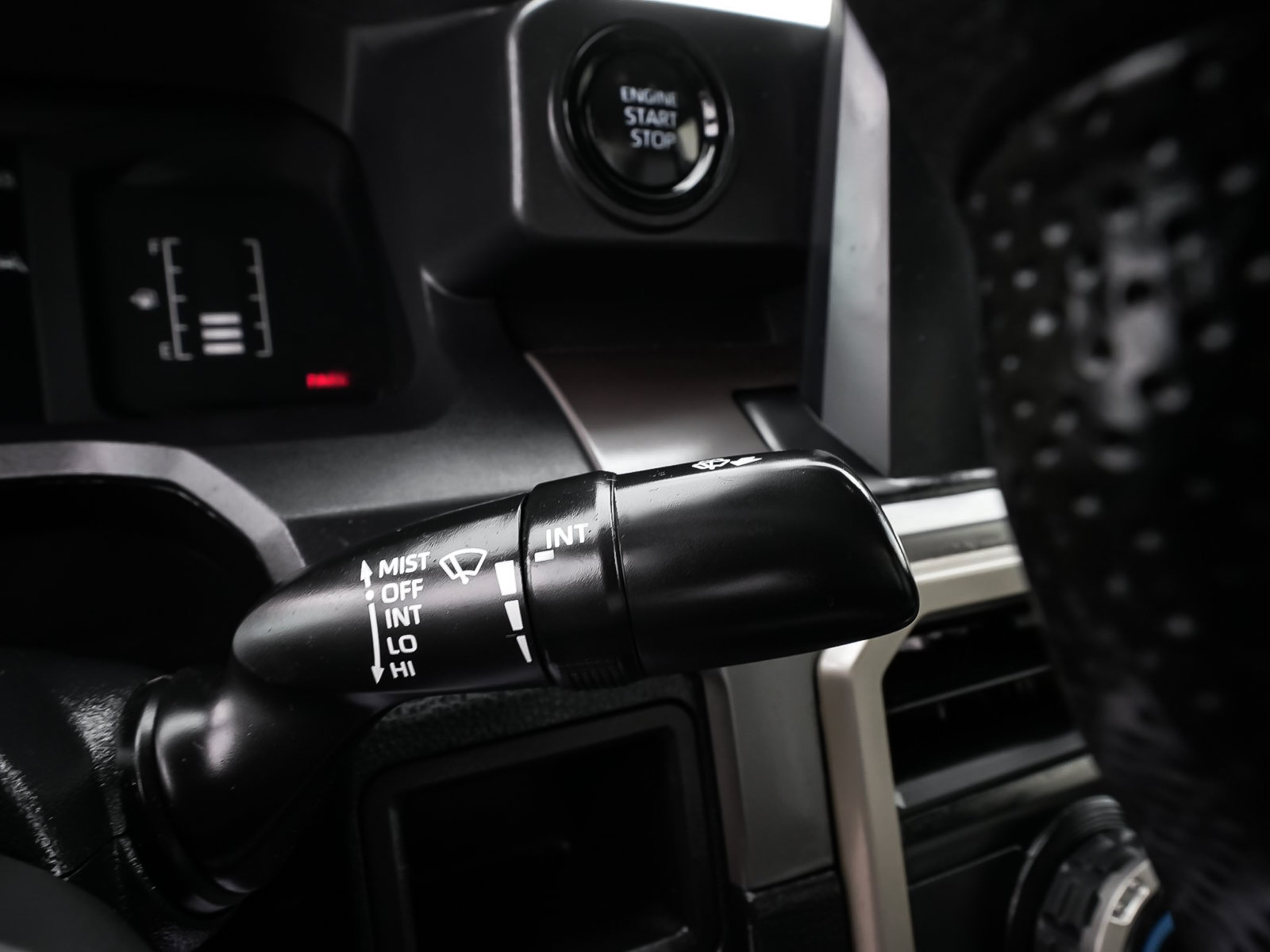 Used 2024 Toyota Tacoma SR5 AWD/4WD image 24