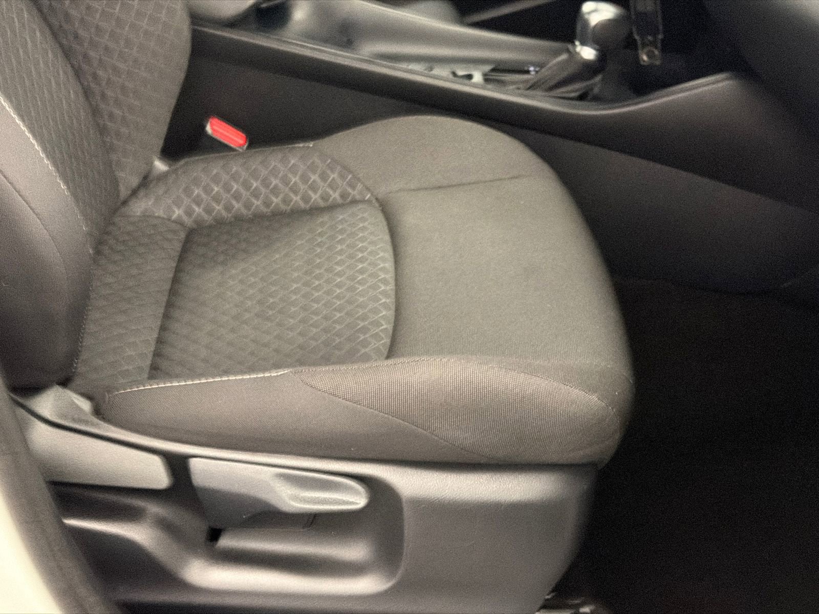 Used 2021 Toyota C-HR LE image 10