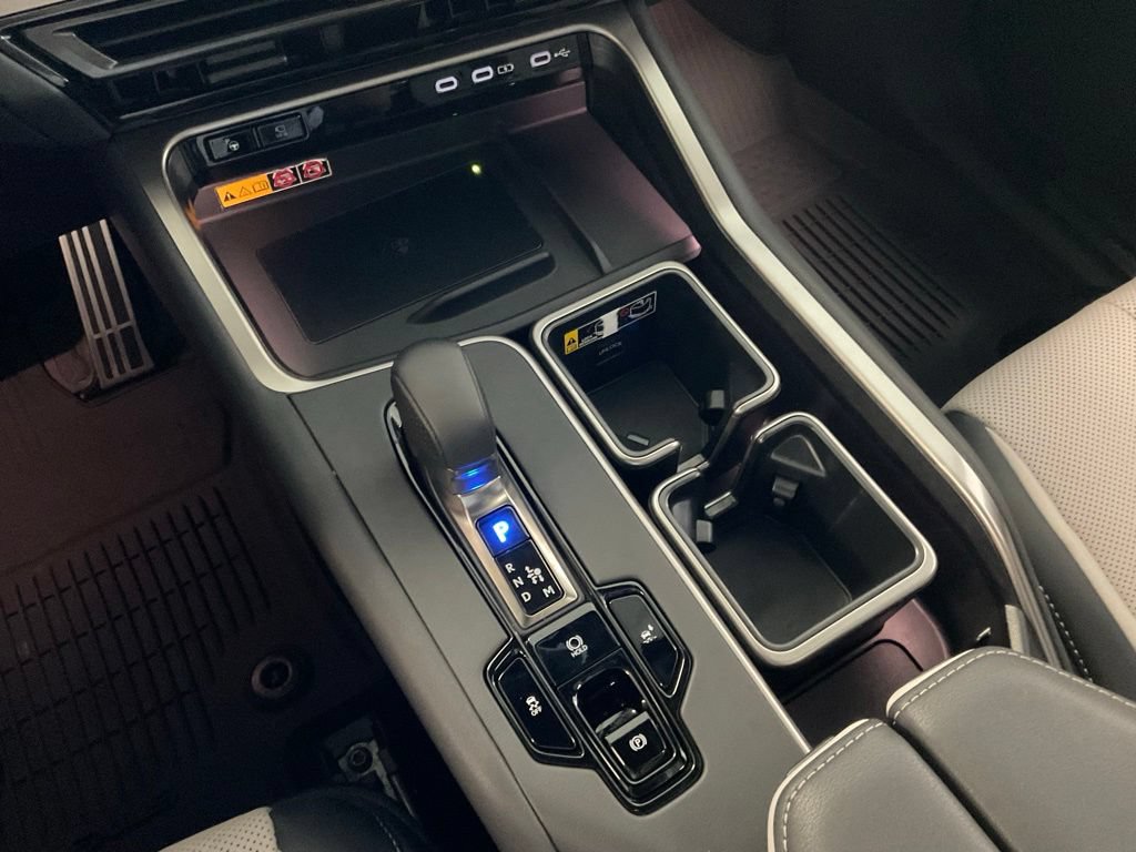 Used 2025 Lexus TX 500h AWD w/ Technology Package image 19