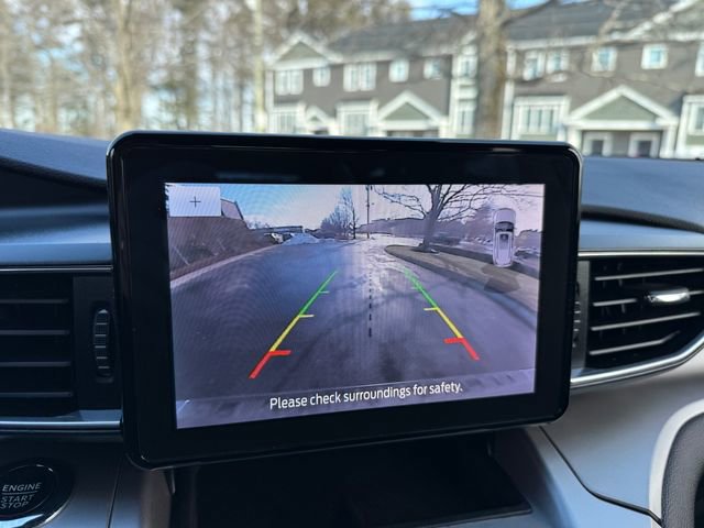 Used 2022 Ford Explorer XLT w/ Equipment Group 202A image 9