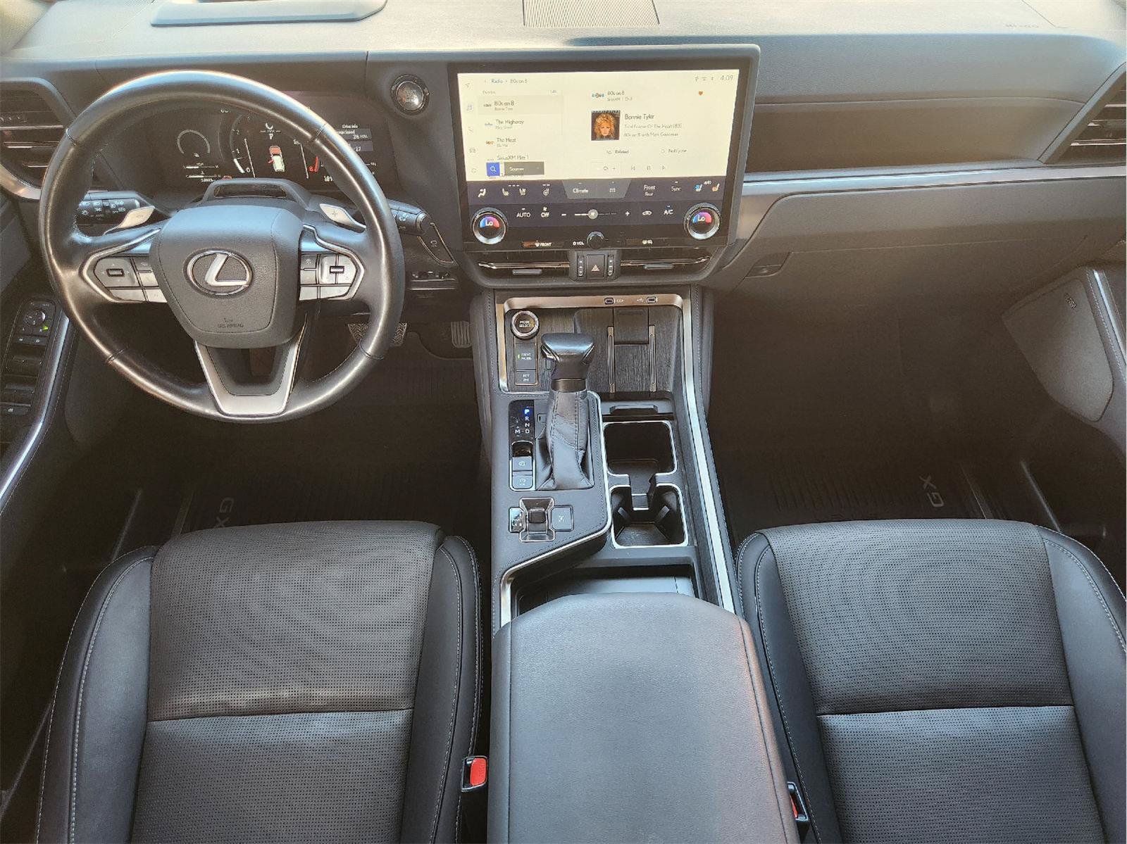 Used 2025 Lexus GX 550 w/ Accessory Package (2T) AWD/4WD image 26