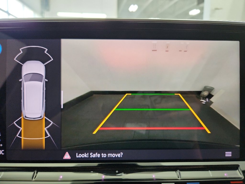 Certified 2025 Volkswagen Atlas SE w/ Panoramic Sunroof Package FWD image 21