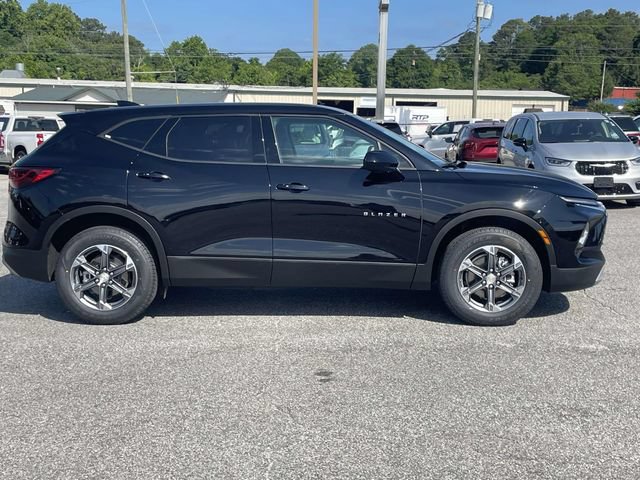 Certified 2025 Chevrolet Blazer LT AWD/4WD image 2