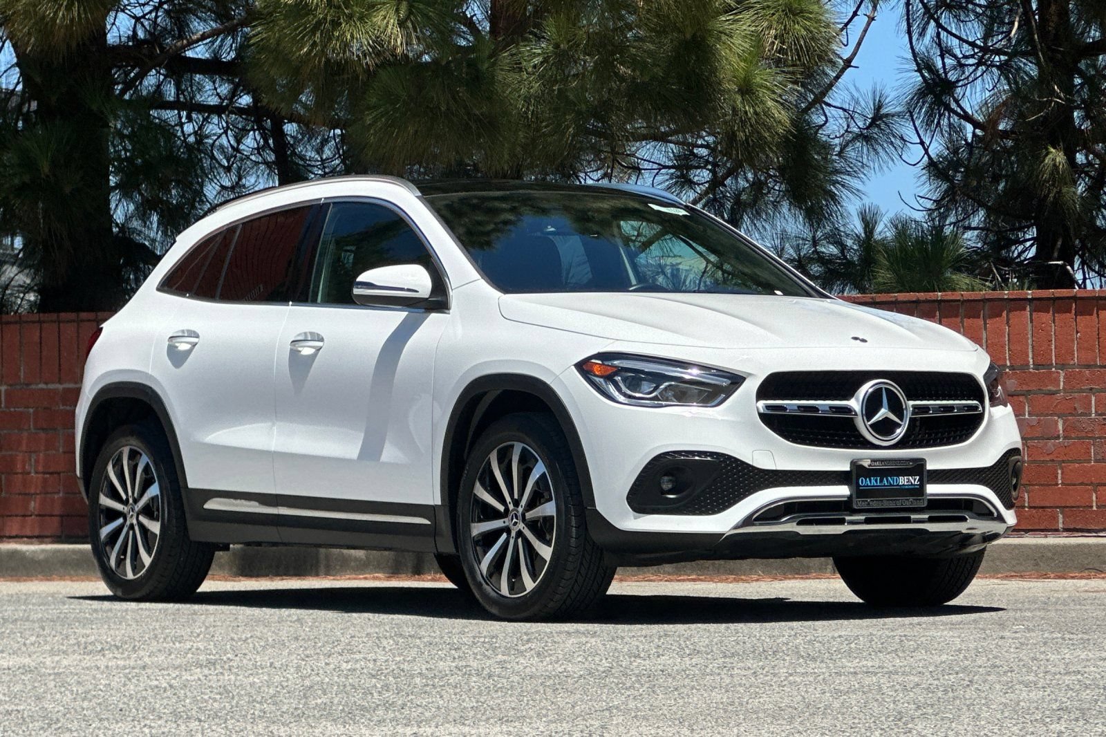 Certified 2023 Mercedes-Benz GLA 250 image 2