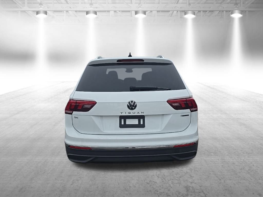 Used 2024 Volkswagen Tiguan SE image 9