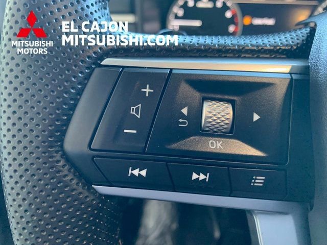 Used 2025 Mitsubishi Outlander Trail Edition image 19