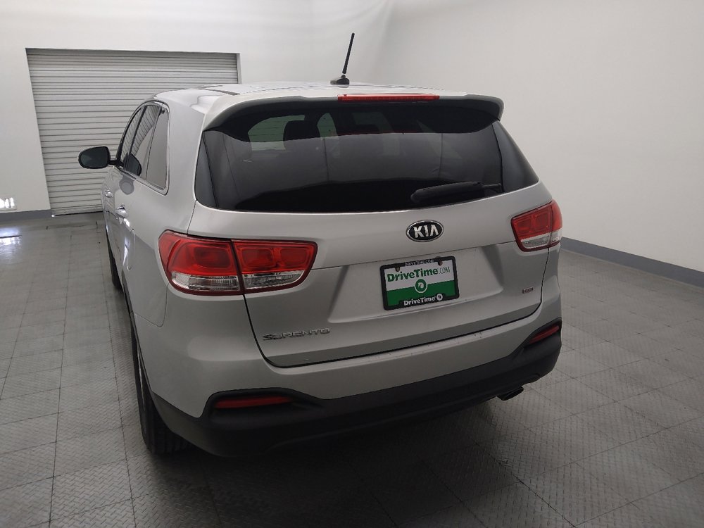 Used 2016 Kia Sorento L image 6