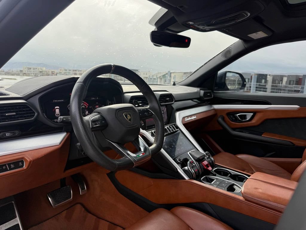 Used 2019 Lamborghini Urus AWD/4WD image 4