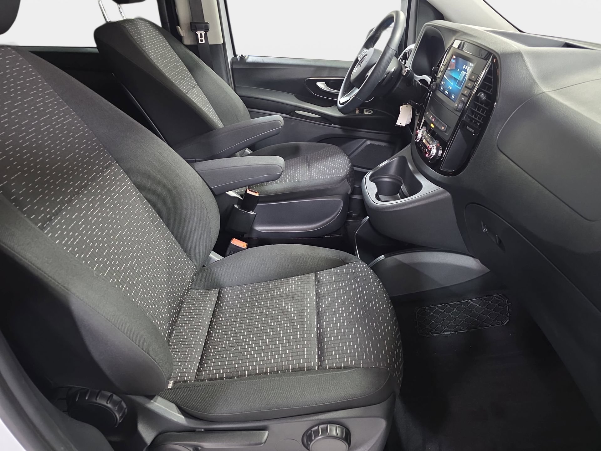 Used 2023 Mercedes-Benz Metris Passenger image 10