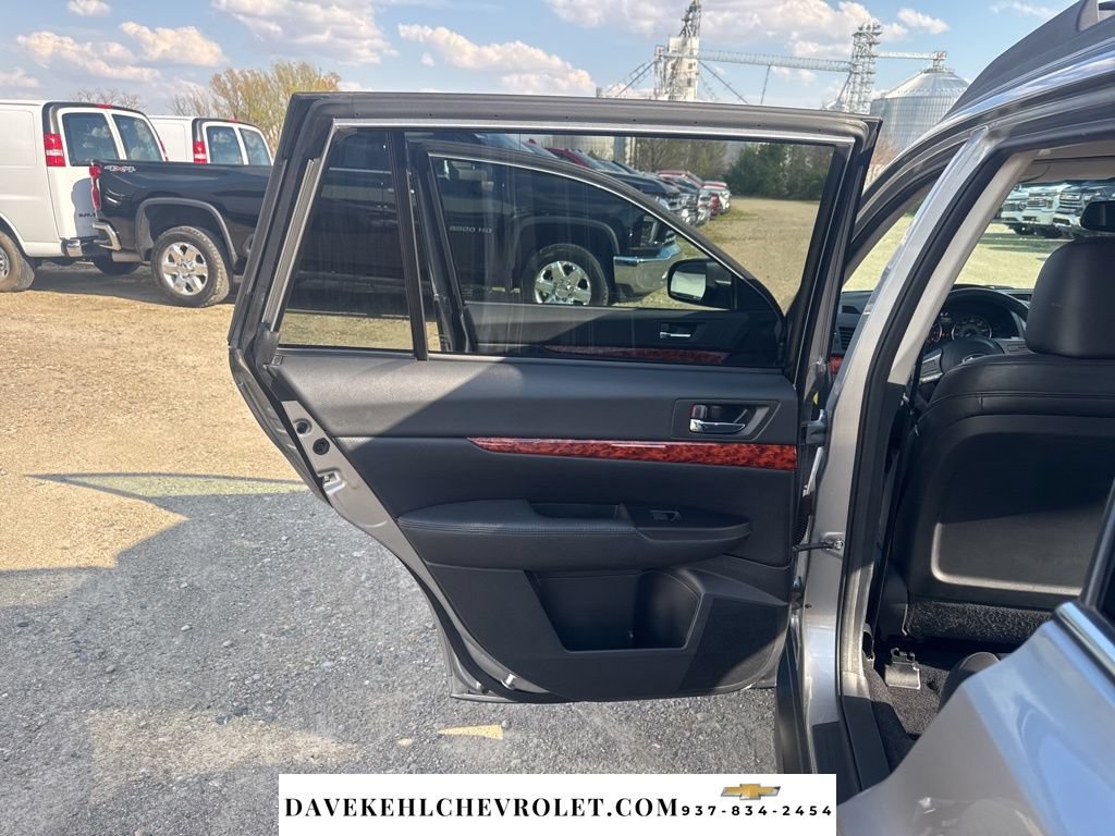 Used 2010 Subaru Outback 2.5i Limited AWD/4WD image 23