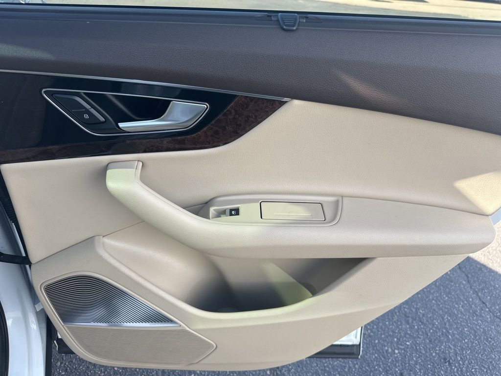 Used 2018 Audi Q7 3.0T Prestige image 29