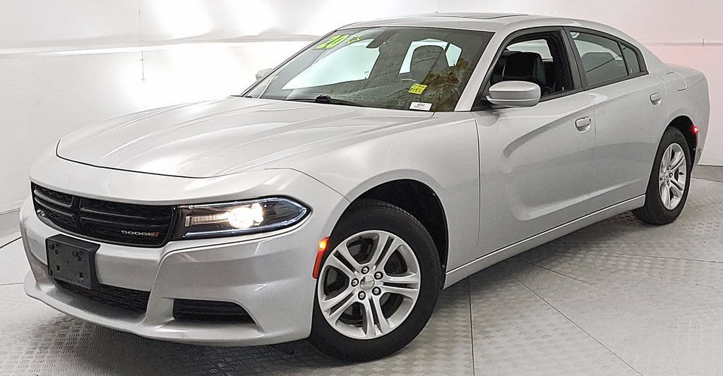 Used 2020 Dodge Charger SXT w/ Leather Interior Group RWD image 6
